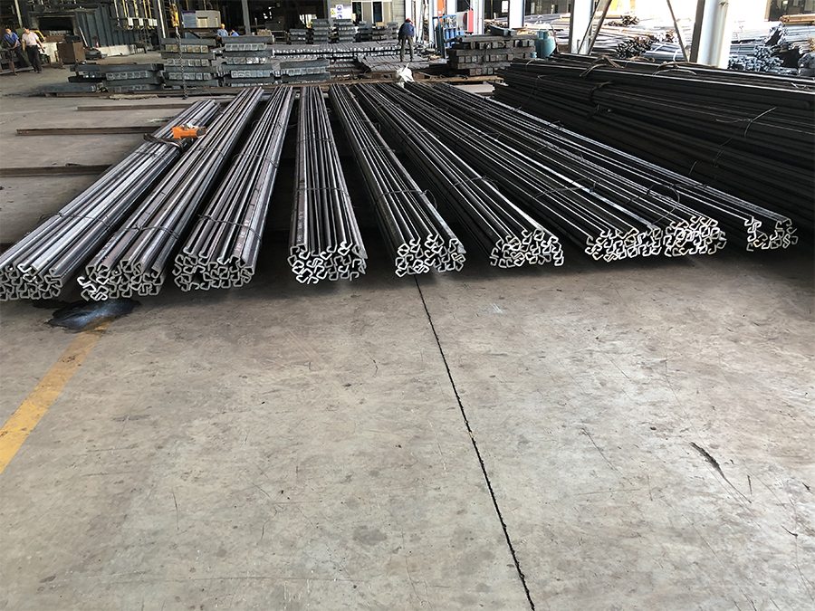 热轧异型钢是否可以进行露天摆放？